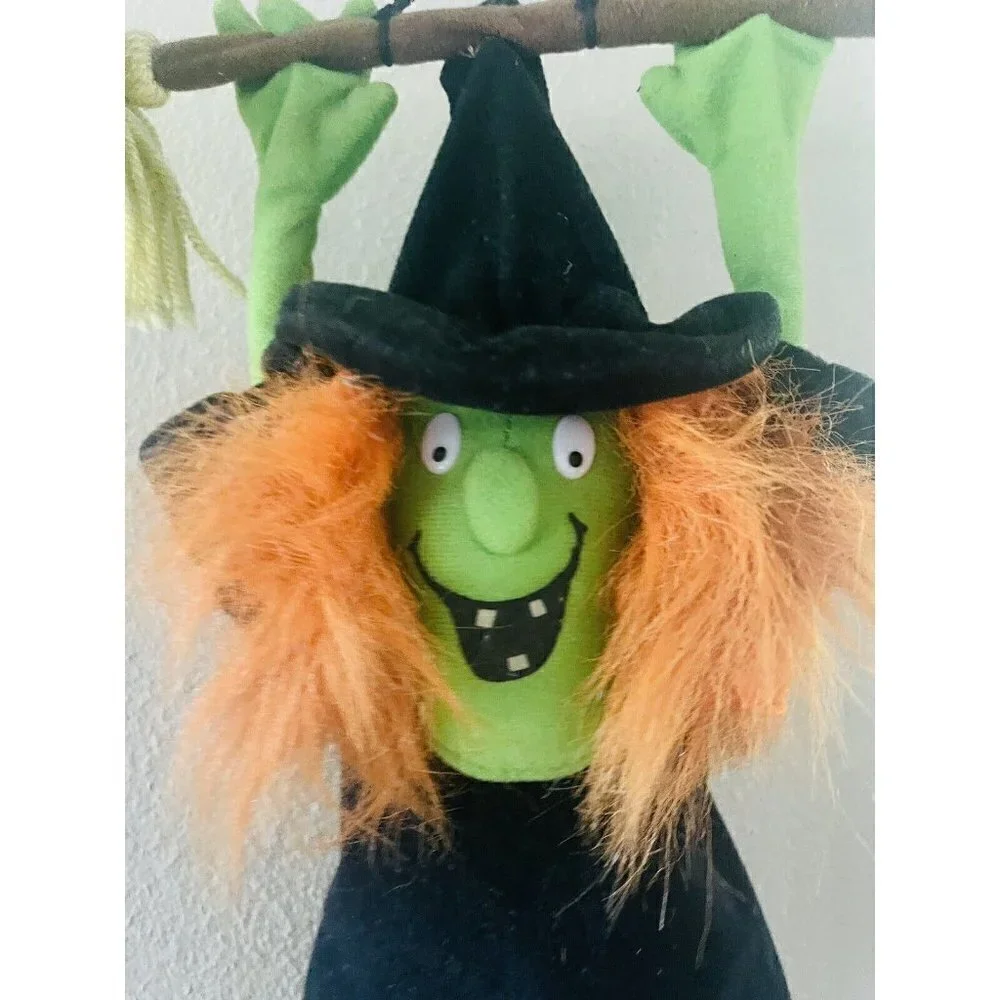 Vintage Hanging Halloween Witch Musical Plush Dakin 1991 Lullaby Pull Legs Child